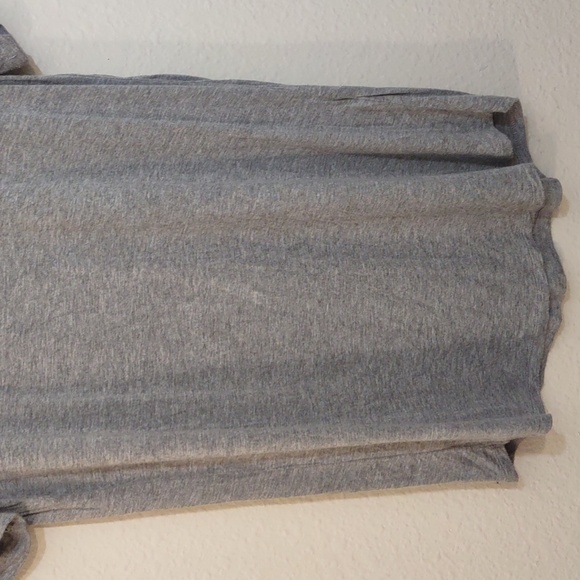 SLIGHTLY USED VANILLA BAY GRAY AND WHITE FLORAL EMBROIDERY SIZE L - Picture 3 of 10